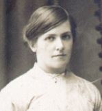 Photo of photos/Jessie Flora McLennan 1893-1979 portrait